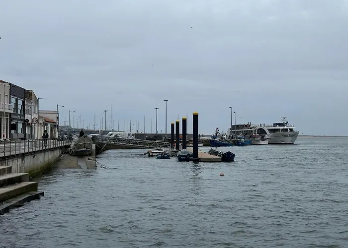 Francisca River House *